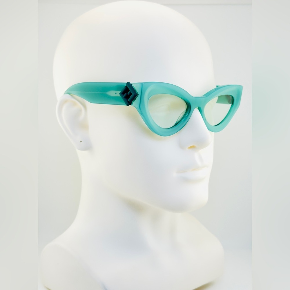 FENDI FF Diamonds Cat-eye women’s sunglasses FE401461 Light Green Frame - Picture 4 of 16